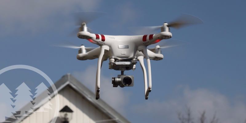 drone in mid air | HOA drone policy